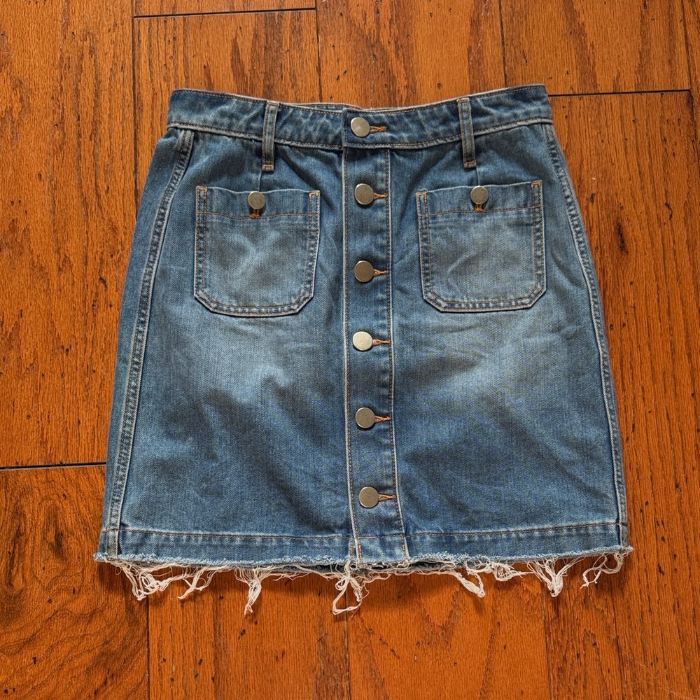 Super cute! Loft, sz. 2 denim skirt!